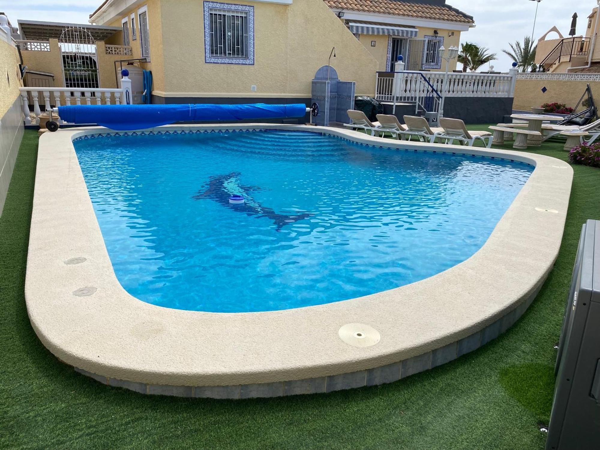 Ideal Location 3 Bed 3 Bath With Pool On Camposol Sect B Close To Amenities *