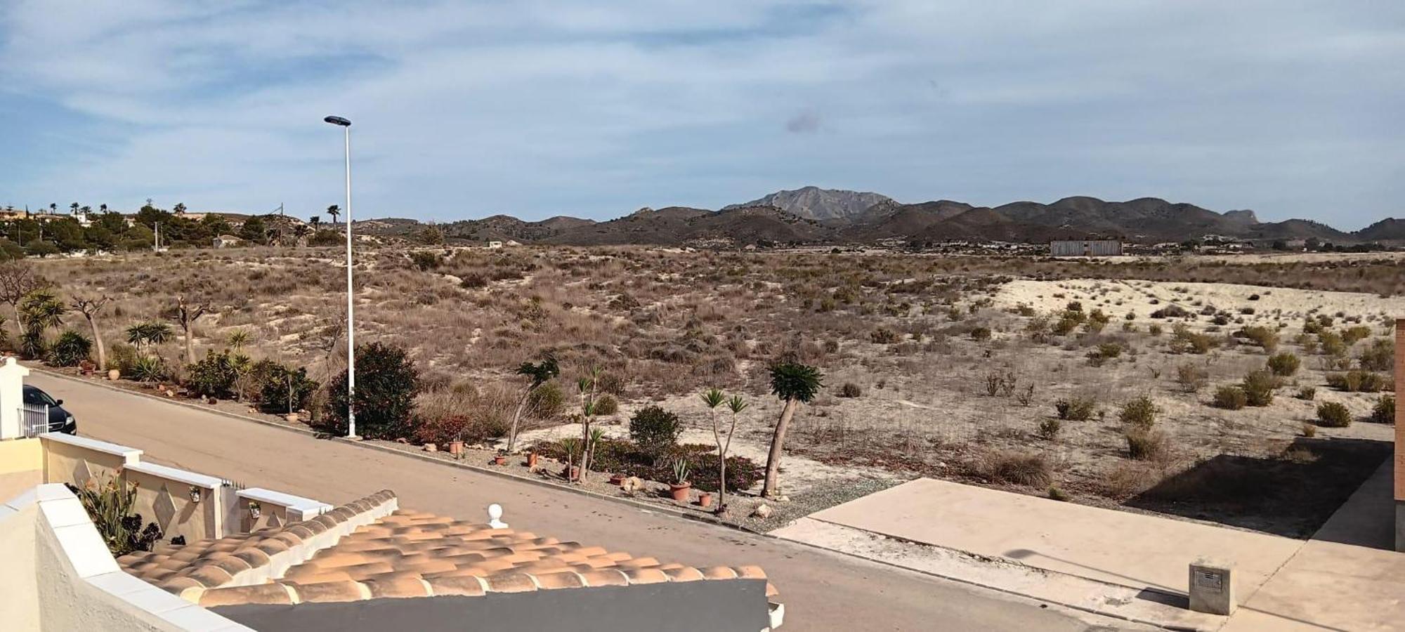 Ideal Location 3 Bed 3 Bath With Pool On Camposol Sect B Close To Amenities Villa *