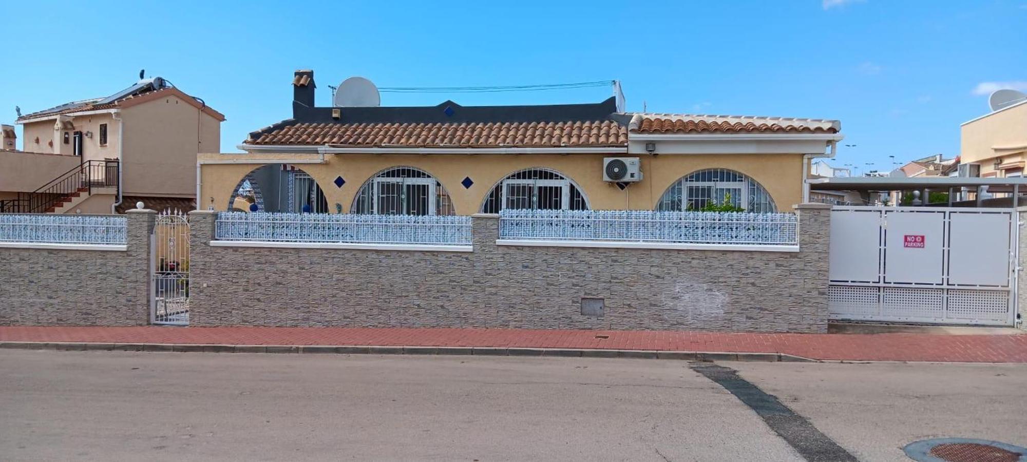 Ideal Location 3 Bed 3 Bath With Pool On Camposol Sect B Close To Amenities Mazarrón